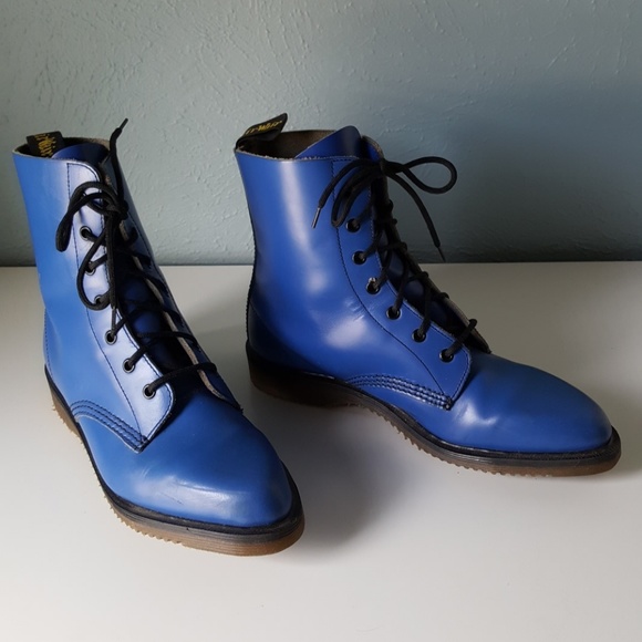 pointed toe doc martens